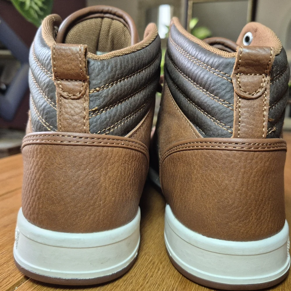 Levi's Stanton‎ High Top Sneakers - Mens Size 9.5